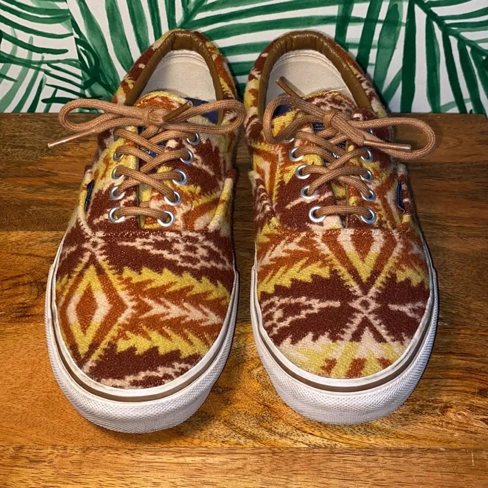 Vans X Pendleton Tribal Aztec Wool Classic Sneakers Men’s 9 - Picture 2 of 10